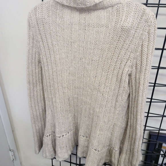 To The Max Ruffled Cardigan - Picture 5 of 6